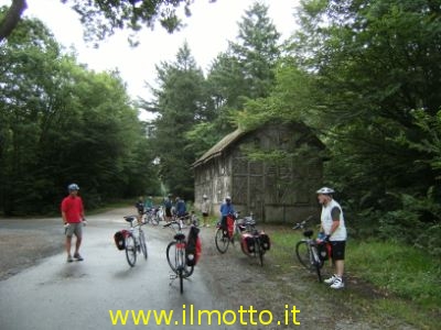  In bici (lungo la Loira...) (75367 bytes)