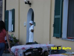 Comune di San Siro - Frazione San Martino - I luoghi hanno il sapore di chi li fa vivere che spesso ci riempono anche i piatti (42506 bytes)