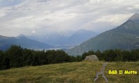 Agosto 2013 - Dai Monti di Rezzonico la vista sull'alto  lago (52141 bytes)