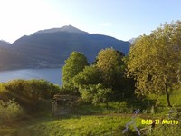 Maggio 2013 - dalle finestre di casa, il lago è lì (77237 bytes)