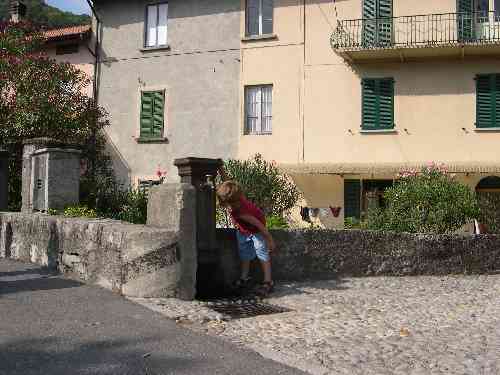 Agosto 2005 ( bytes)